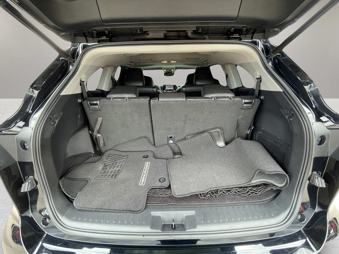 Used 2021 Toyota Highlander XLE AWD/4WD image 35