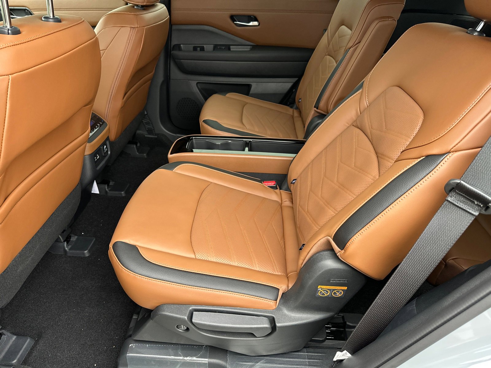 New 2025 Nissan Pathfinder Platinum w/ Lighting Package (N92) image 22