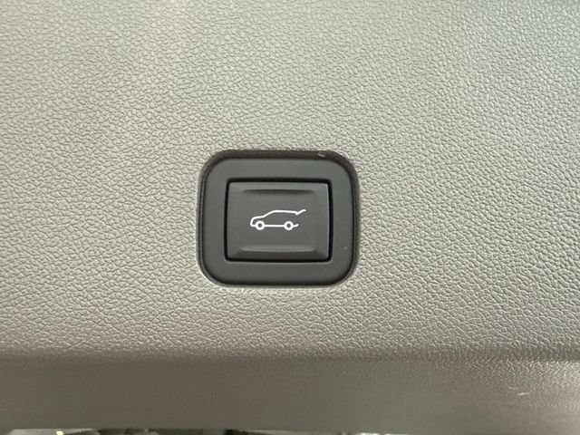 Certified 2024 Cadillac XT6 Premium Luxury w/ LPO, Floor Liner Package AWD/4WD image 28