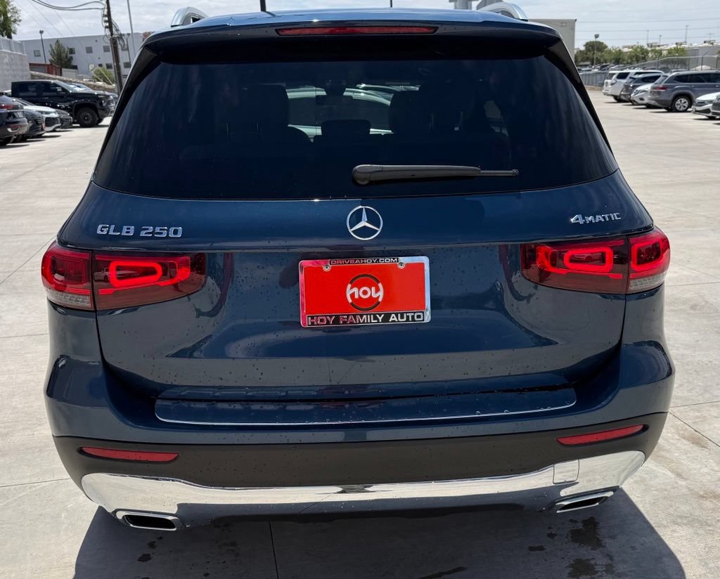Used 2022 Mercedes-Benz GLB 250 4MATIC image 8