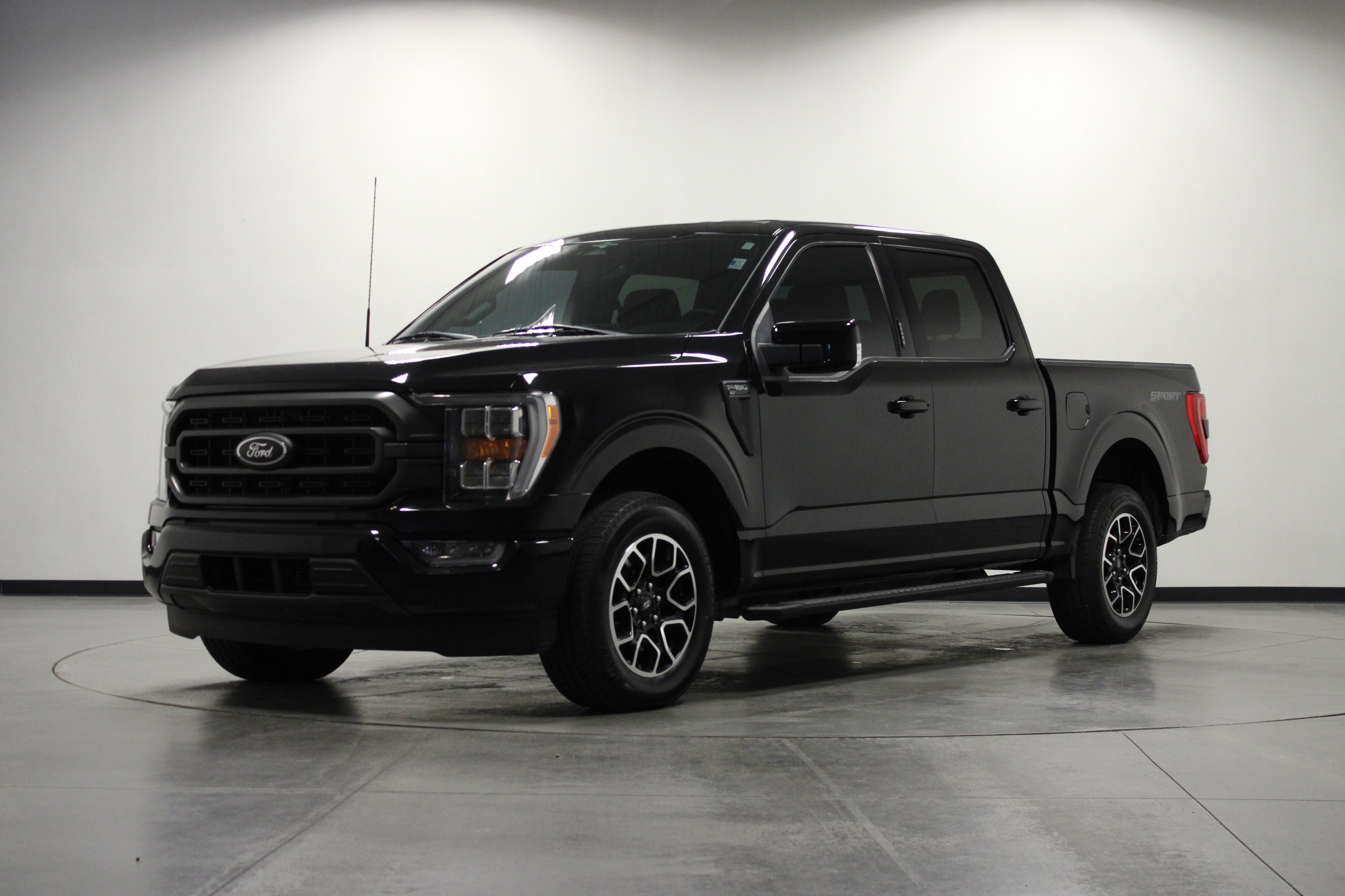 Used 2023 Ford F150 XLT w/ Equipment Group 302A High RWD image 8