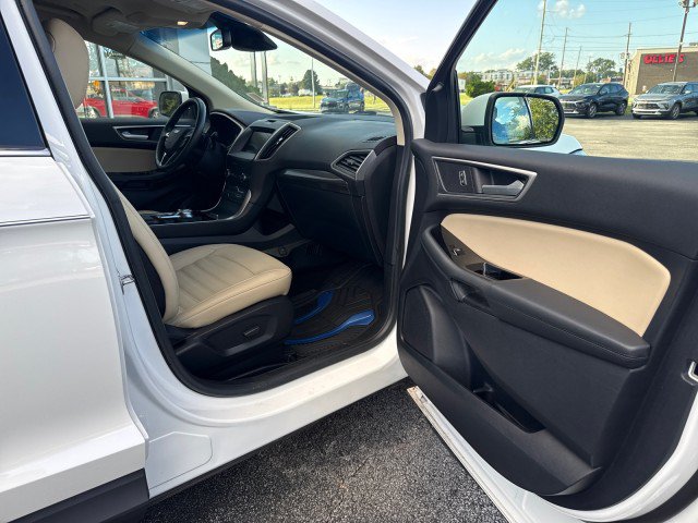 Used 2020 Ford Edge SEL w/ Cold Weather Package AWD/4WD image 28