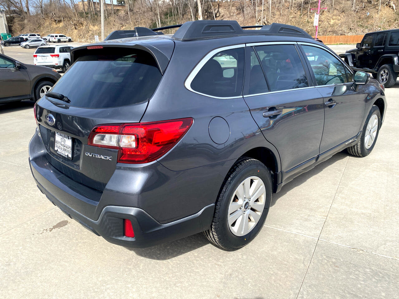 Used 2018 Subaru Outback 2.5i Premium image 6