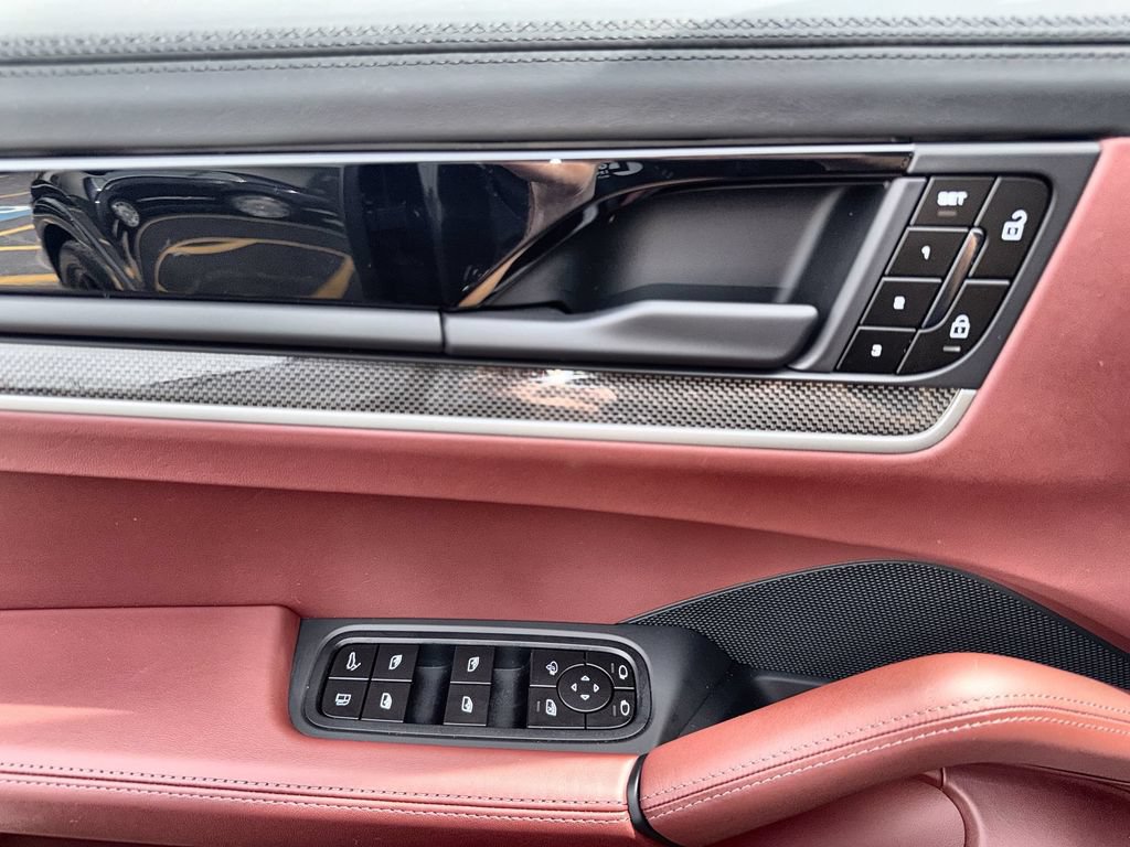Used 2024 Porsche Cayenne Turbo AWD/4WD image 15
