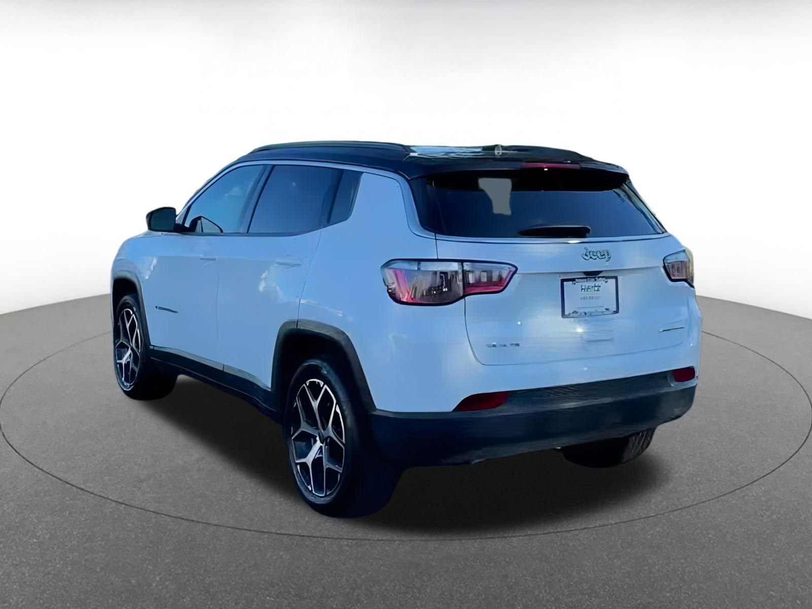 Used 2025 Jeep Compass Limited image 11