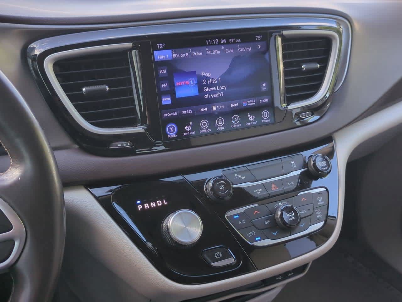 Used 2017 Chrysler Pacifica Touring-L FWD image 26