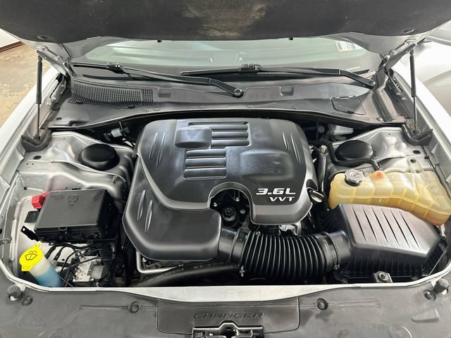 Used 2022 Dodge Charger SXT w/ Plus Group RWD image 32