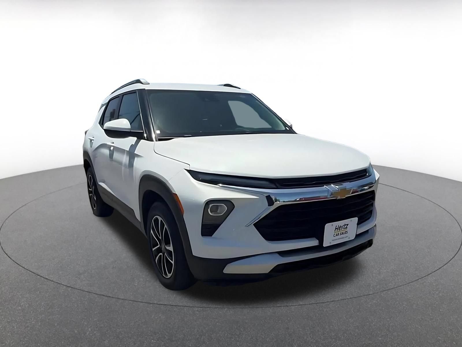Used 2025 Chevrolet TrailBlazer LT FWD image 3