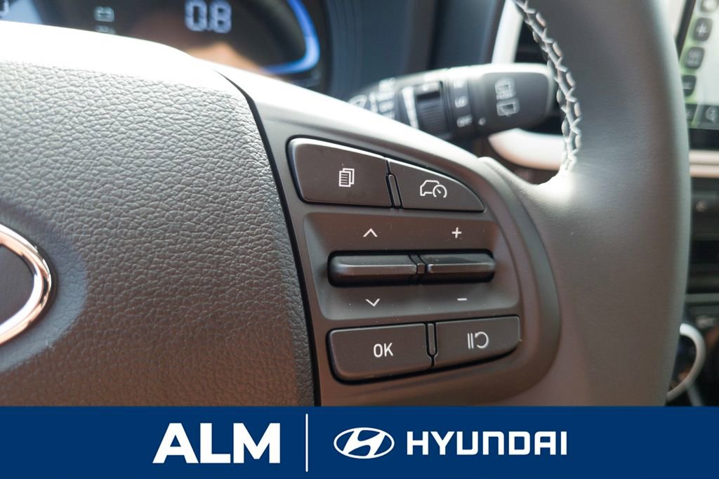 New 2025 Hyundai Venue Limited FWD image 24