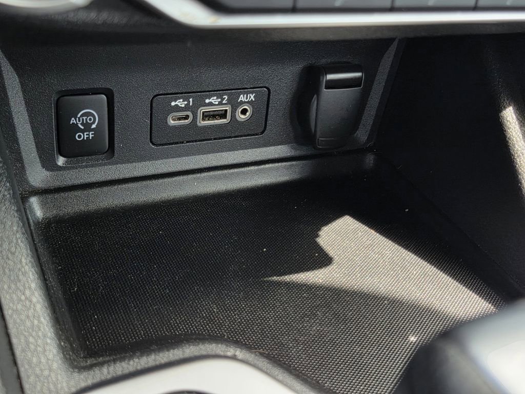 Used 2024 Nissan Sentra SV FWD image 13