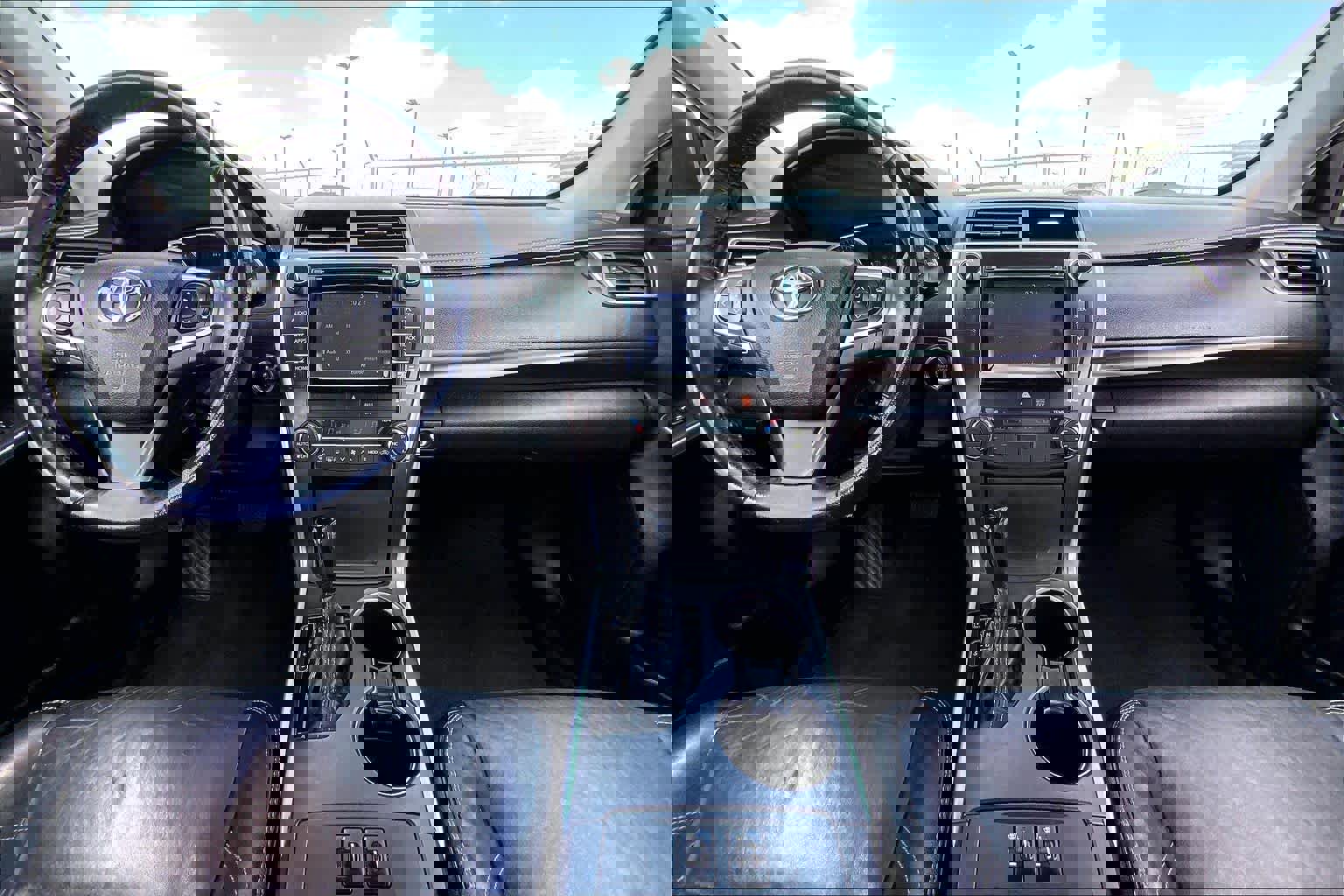 Used 2015 Toyota Camry XLE w/ Moonroof Package FWD image 14