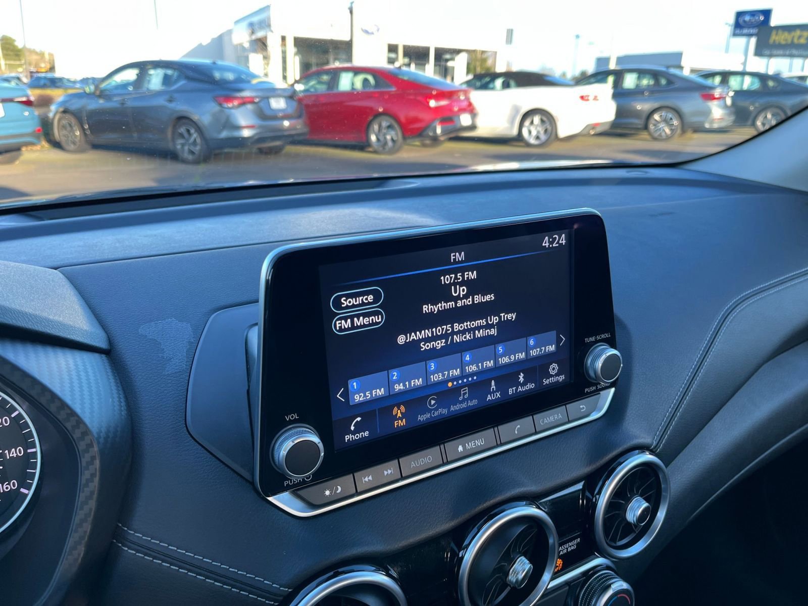 Used 2024 Nissan Sentra SV FWD image 17