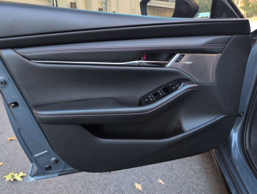 Used 2023 MAZDA MAZDA3 s image 10