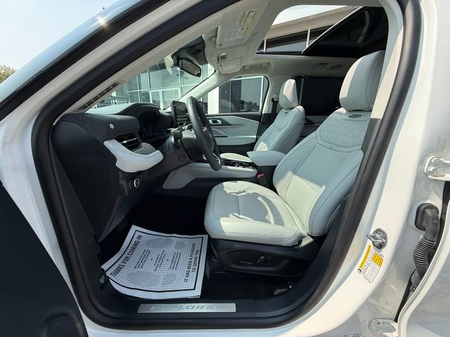 Used 2025 Ford Explorer Platinum w/ Ultimate Package image 25