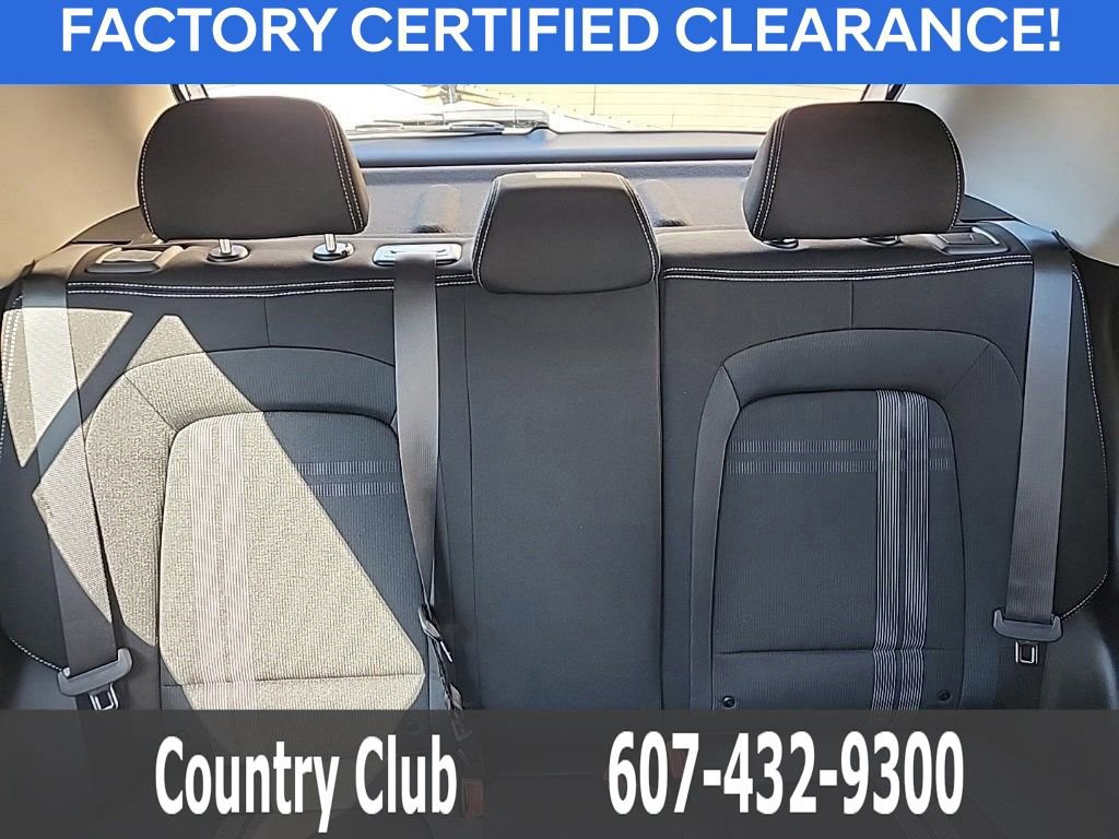 Used 2025 Hyundai Venue SEL image 21