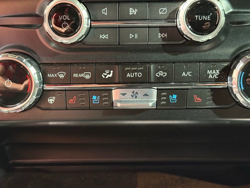 Used 2024 Ford F250 King Ranch w/ FX4 Off-Road Package AWD/4WD image 27