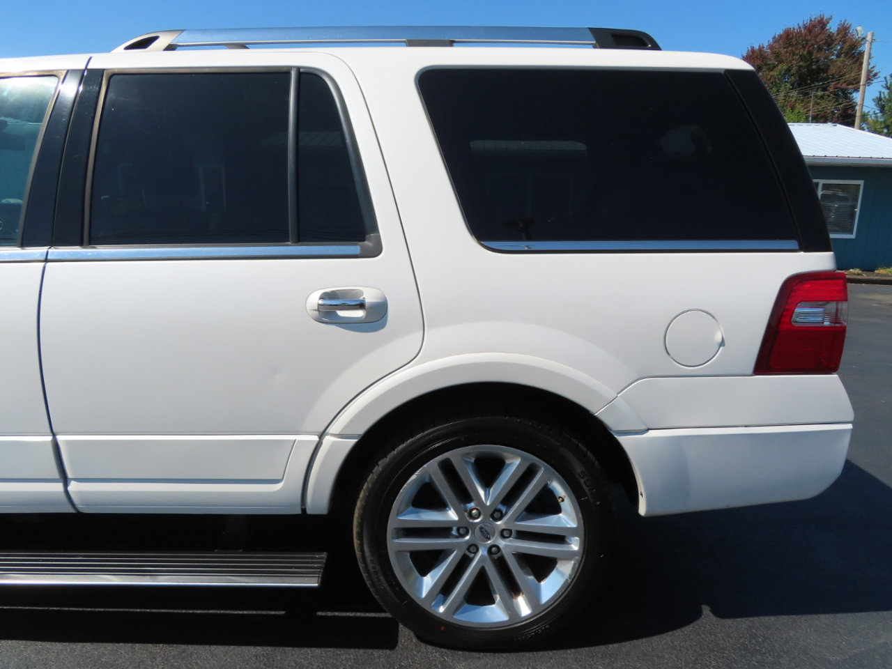 Used 2016 Ford Expedition Platinum image 14