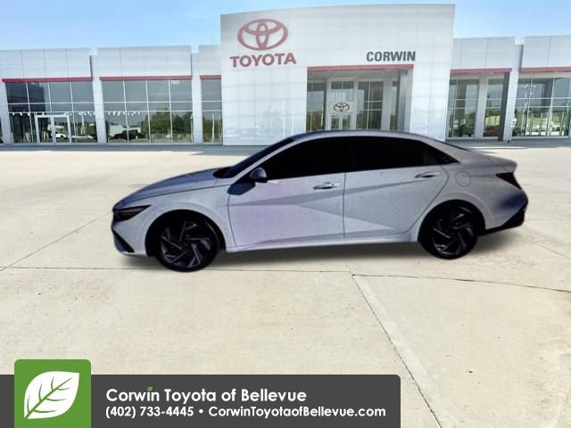 Used 2025 Hyundai Elantra SEL image 16