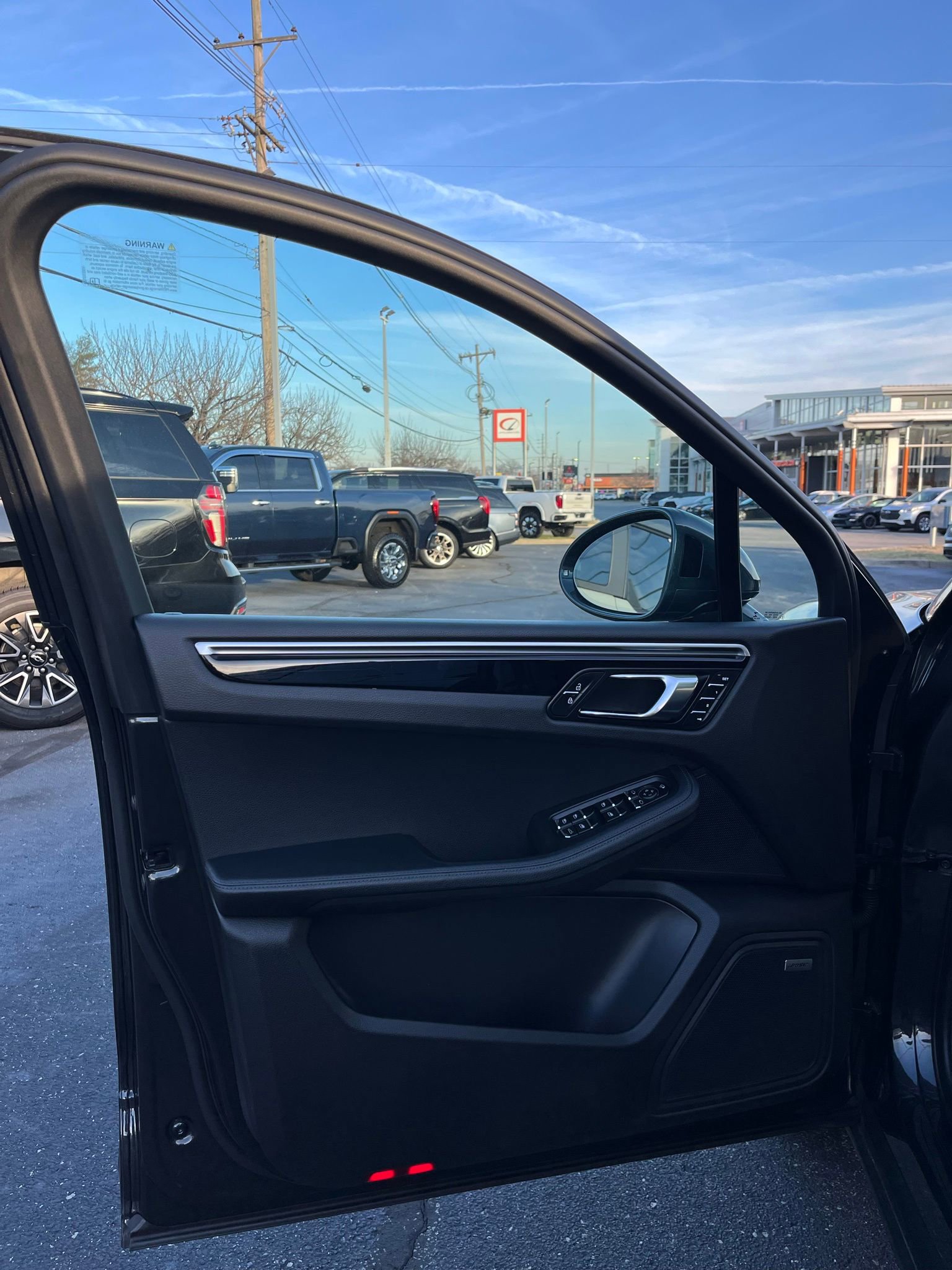 Used 2022 Porsche Macan image 12