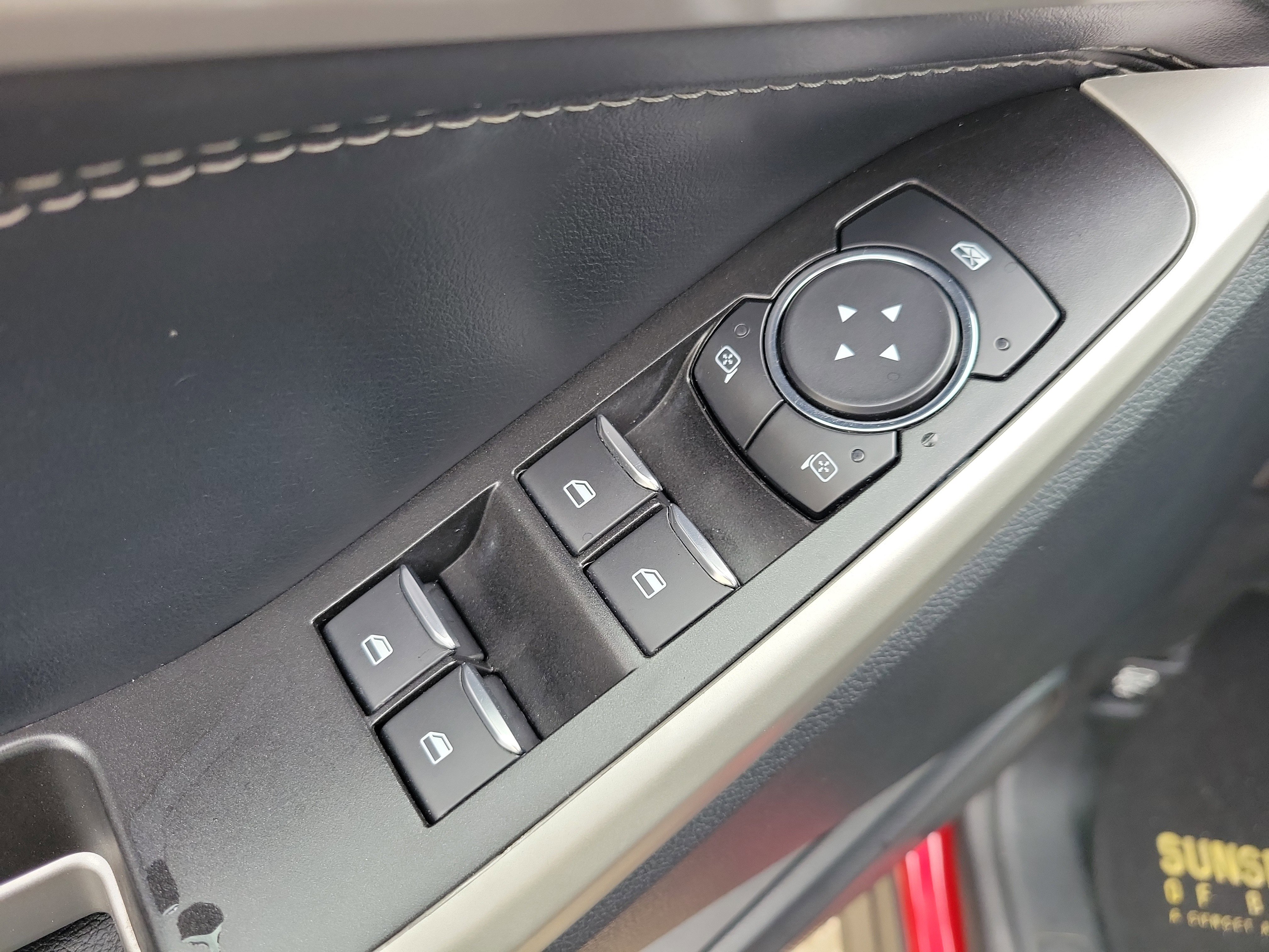 Used 2022 Ford Explorer XLT w/ Equipment Group 202A image 17