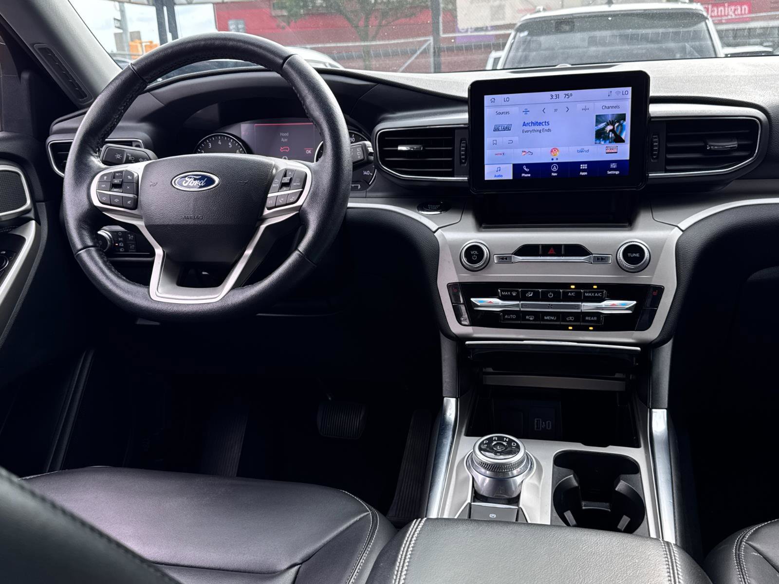 Used 2022 Ford Explorer XLT w/ Equipment Group 202A image 27