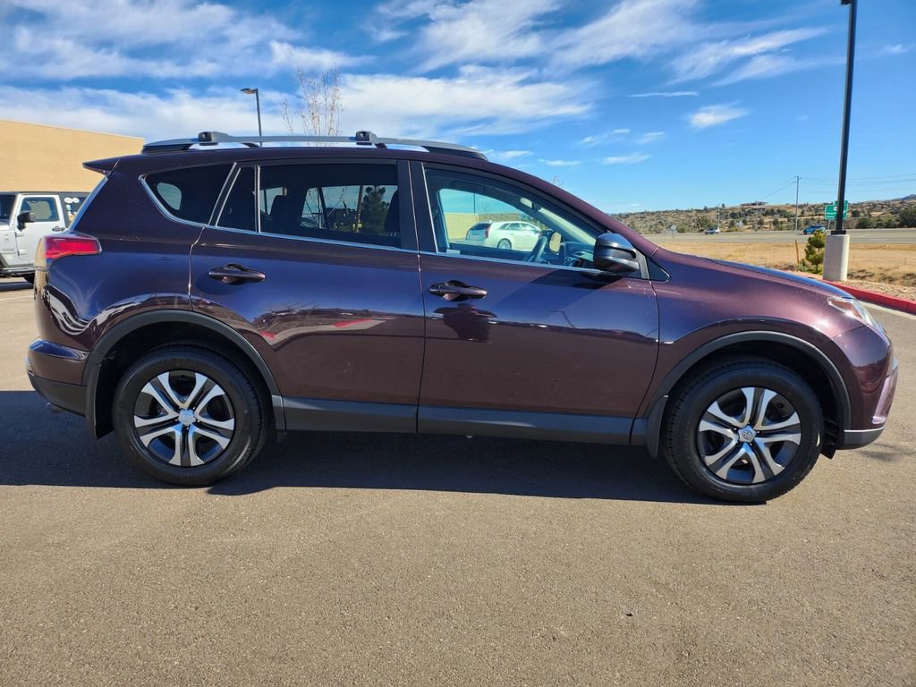 Used 2018 Toyota RAV4 LE image 3
