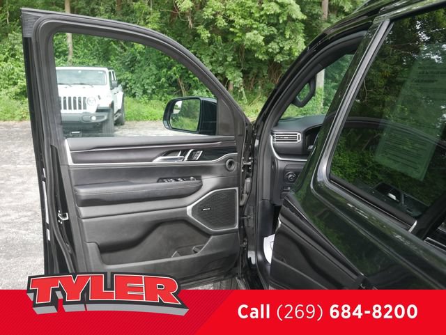 Certified 2023 Jeep Wagoneer 4WD image 18