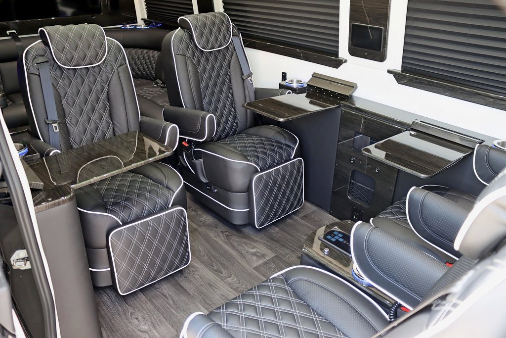 Used 2024 Mercedes-Benz Sprinter 3500 image 41