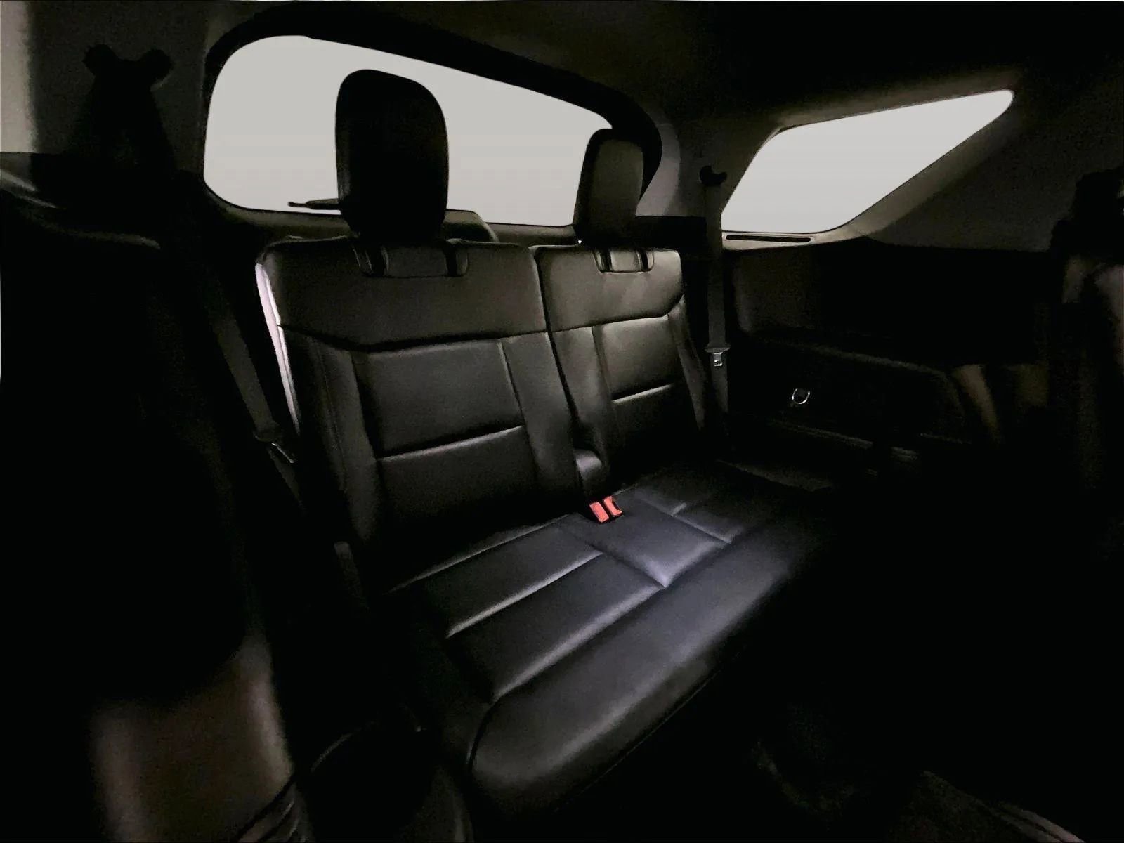 Used 2022 Ford Explorer XLT w/ Equipment Group 202A AWD/4WD image 27