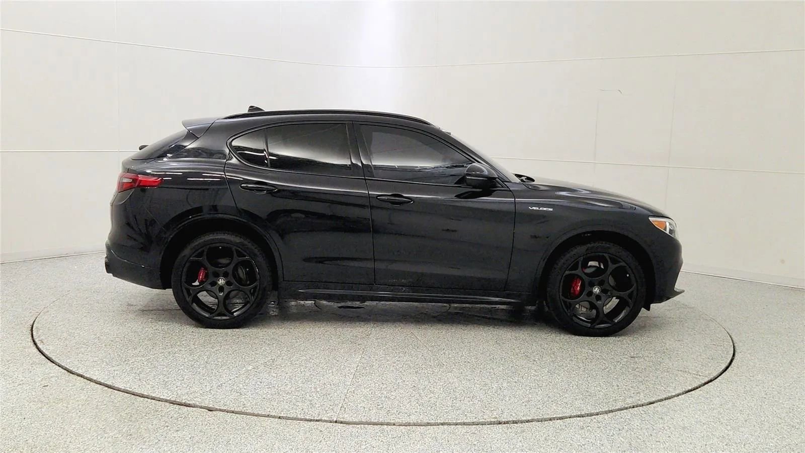 Used 2022 Alfa Romeo Stelvio Veloce AWD/4WD image 8