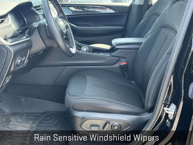 Used 2022 Jeep Grand Cherokee L Laredo w/ Luxury Tech Group I AWD/4WD image 13