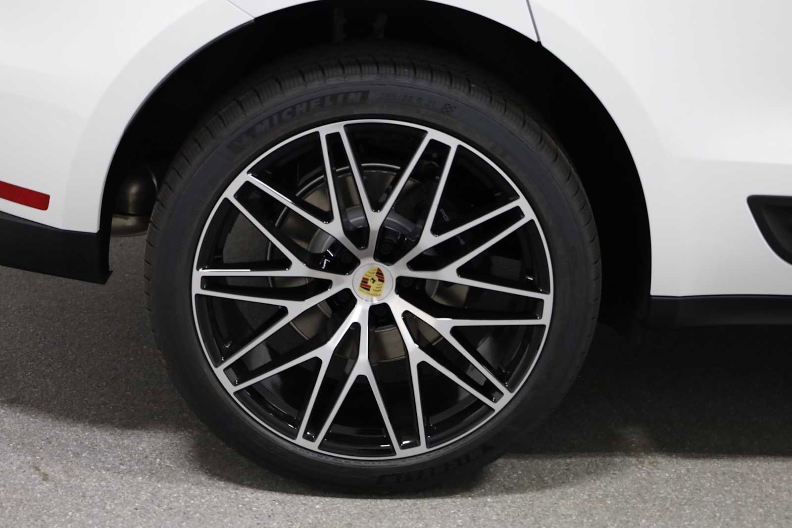 New 2026 Porsche Macan image 46