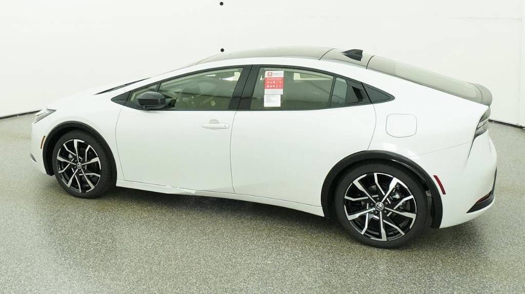 New 2026 Toyota Prius Plug-In Hybrid FWD image 4