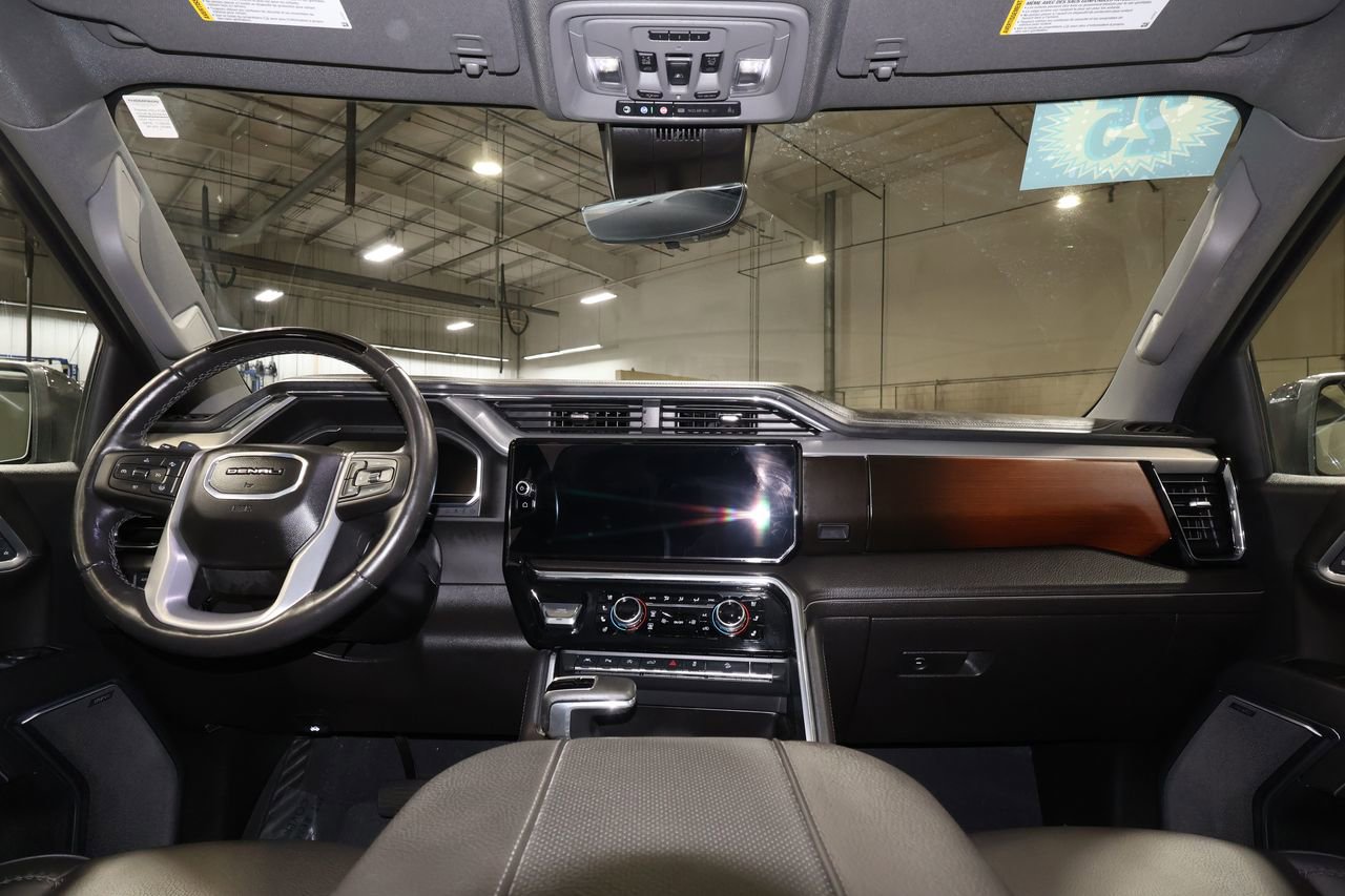Used 2025 GMC Sierra 1500 Denali AWD/4WD image 32