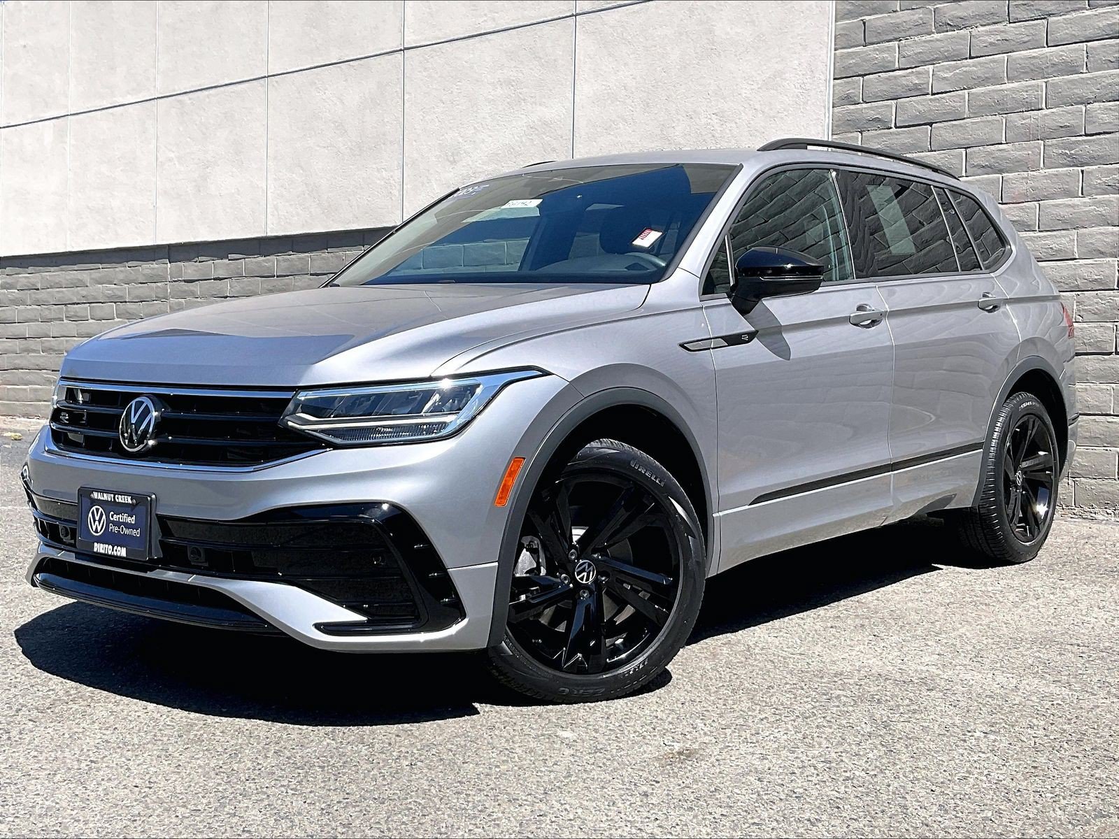 Certified 2023 Volkswagen Tiguan SE R-Line AWD/4WD image 12