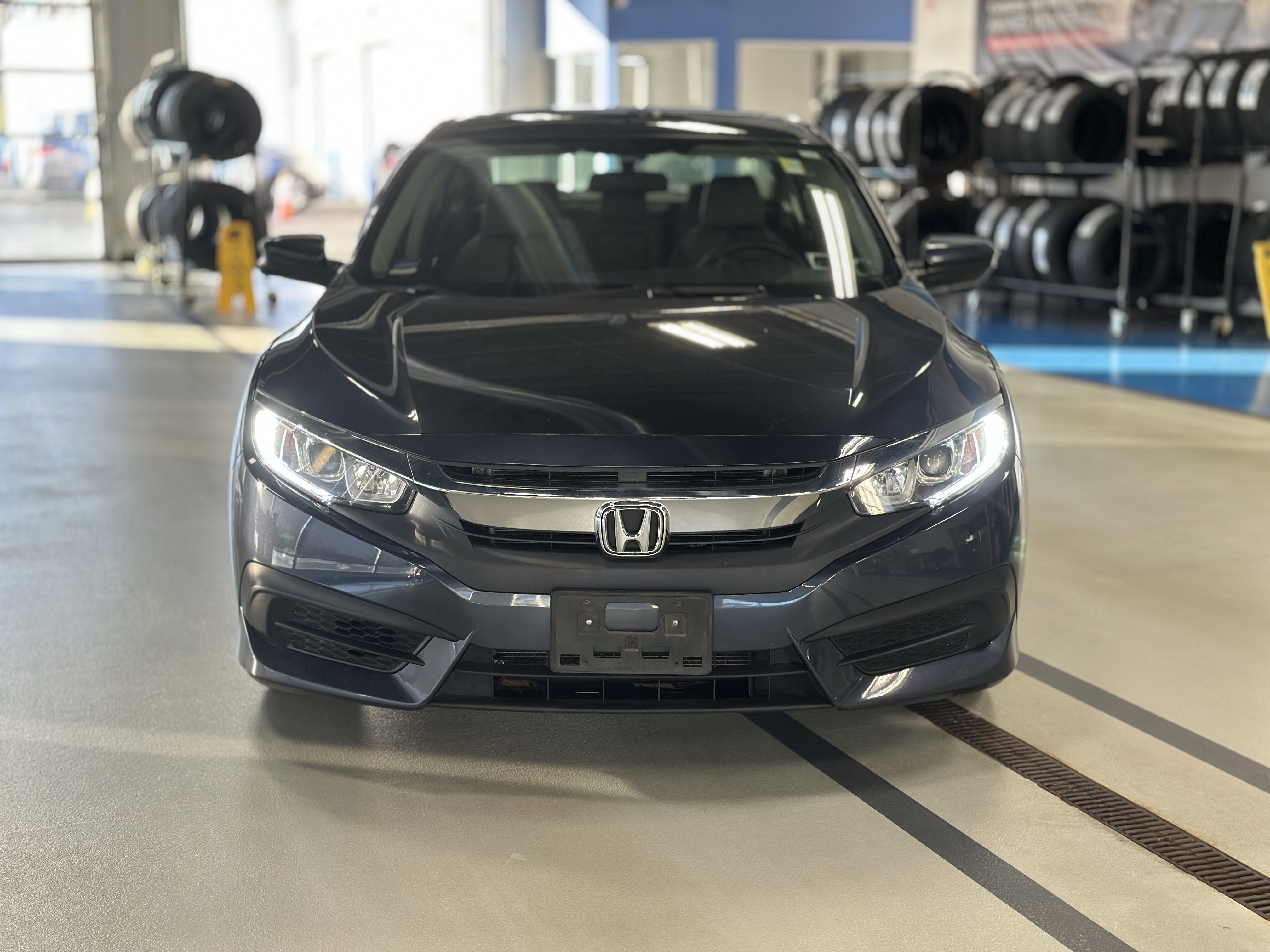 Used 2018 Honda Civic EX image 2