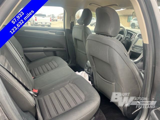 Used 2017 Ford Fusion SE w/ Fusion SE Technology Package image 22