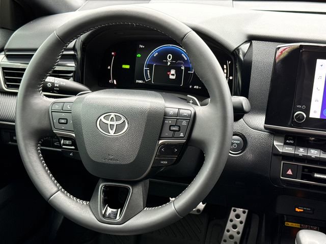 Used 2025 Toyota Camry SE w/ Convenience Package image 14