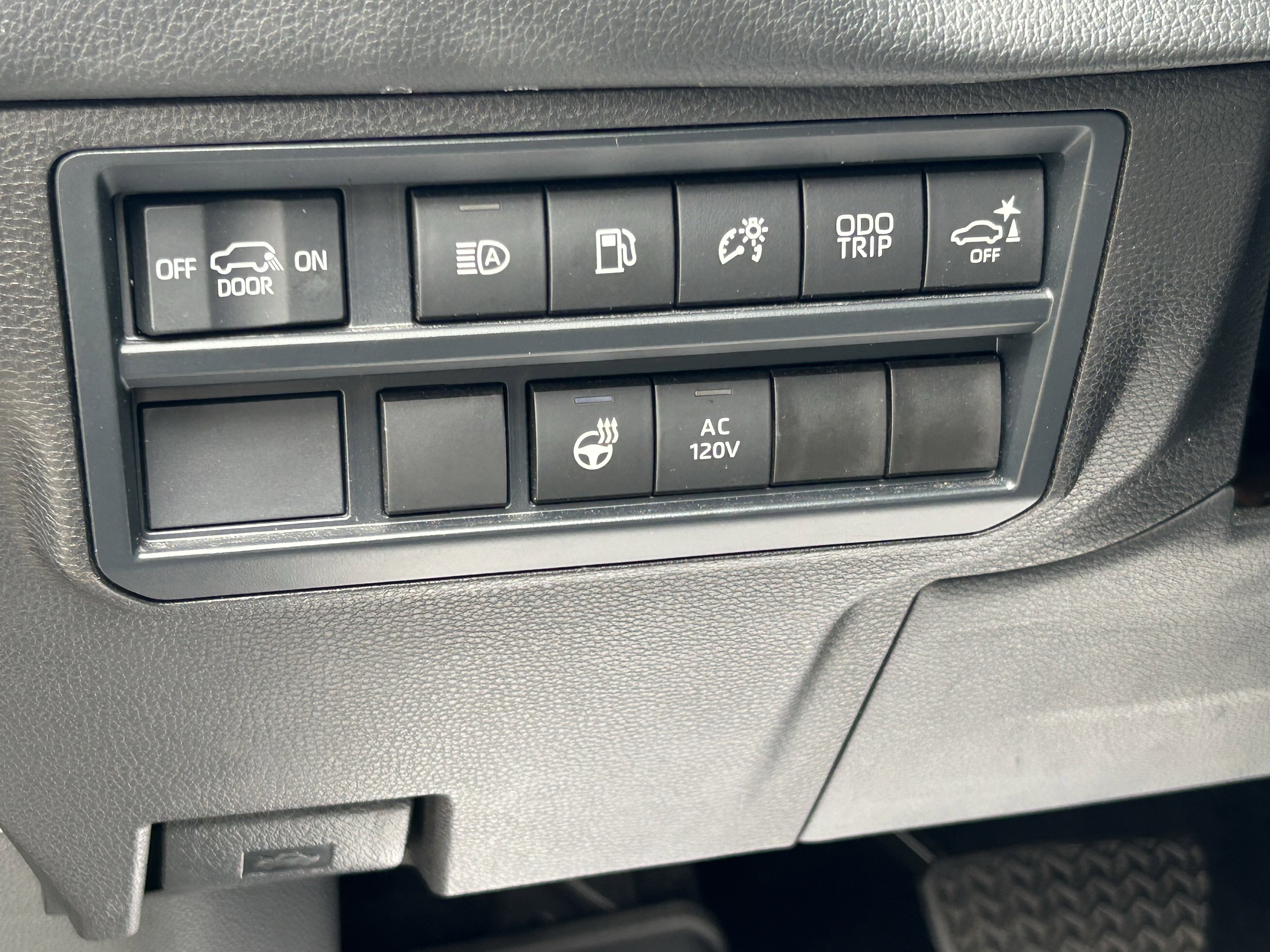 Certified 2025 Toyota Sequoia Limited AWD/4WD image 18