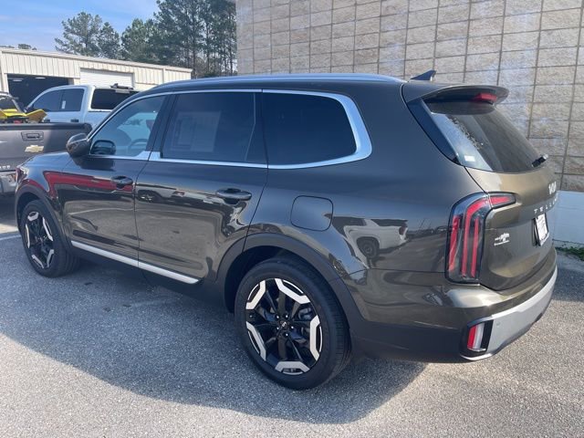 Used 2023 Kia Telluride EX image 15
