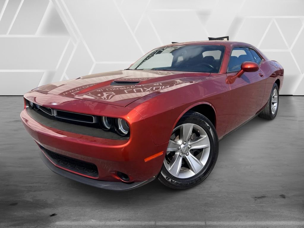 Used 2020 Dodge Challenger SXT image 1