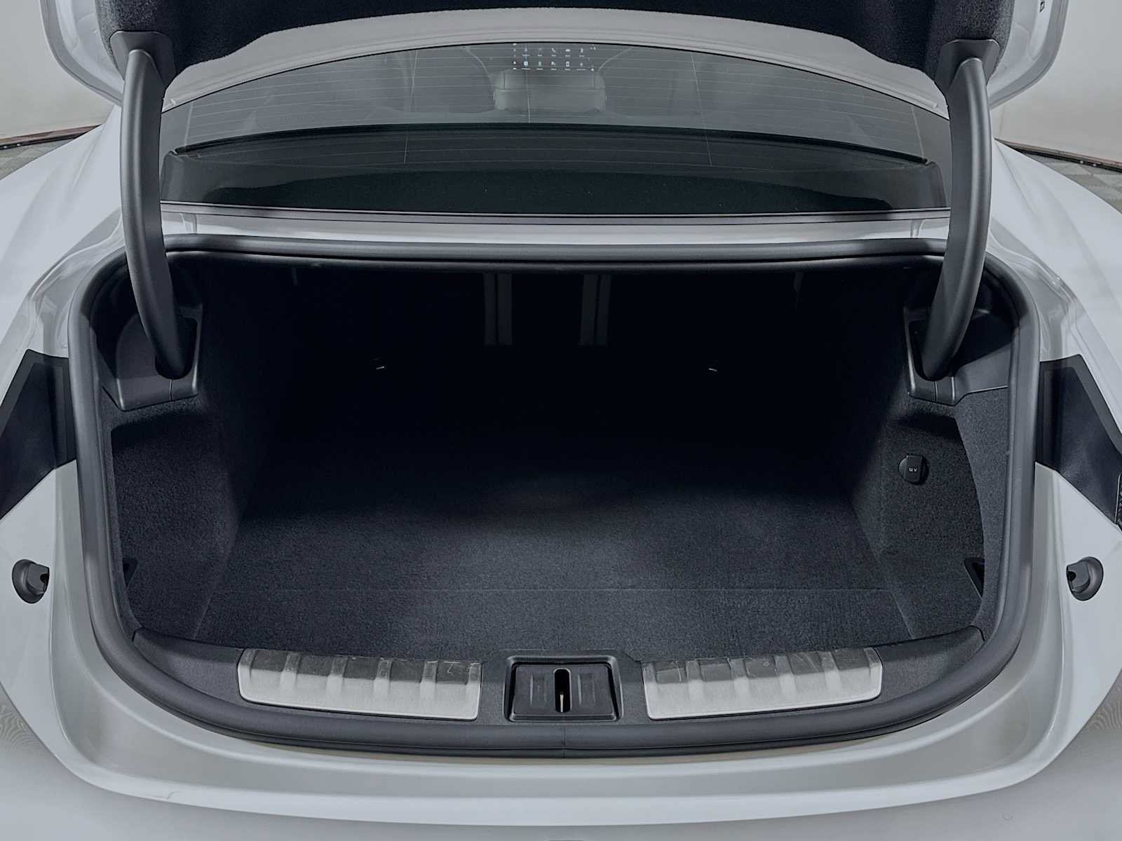 Certified 2025 Porsche Taycan image 25