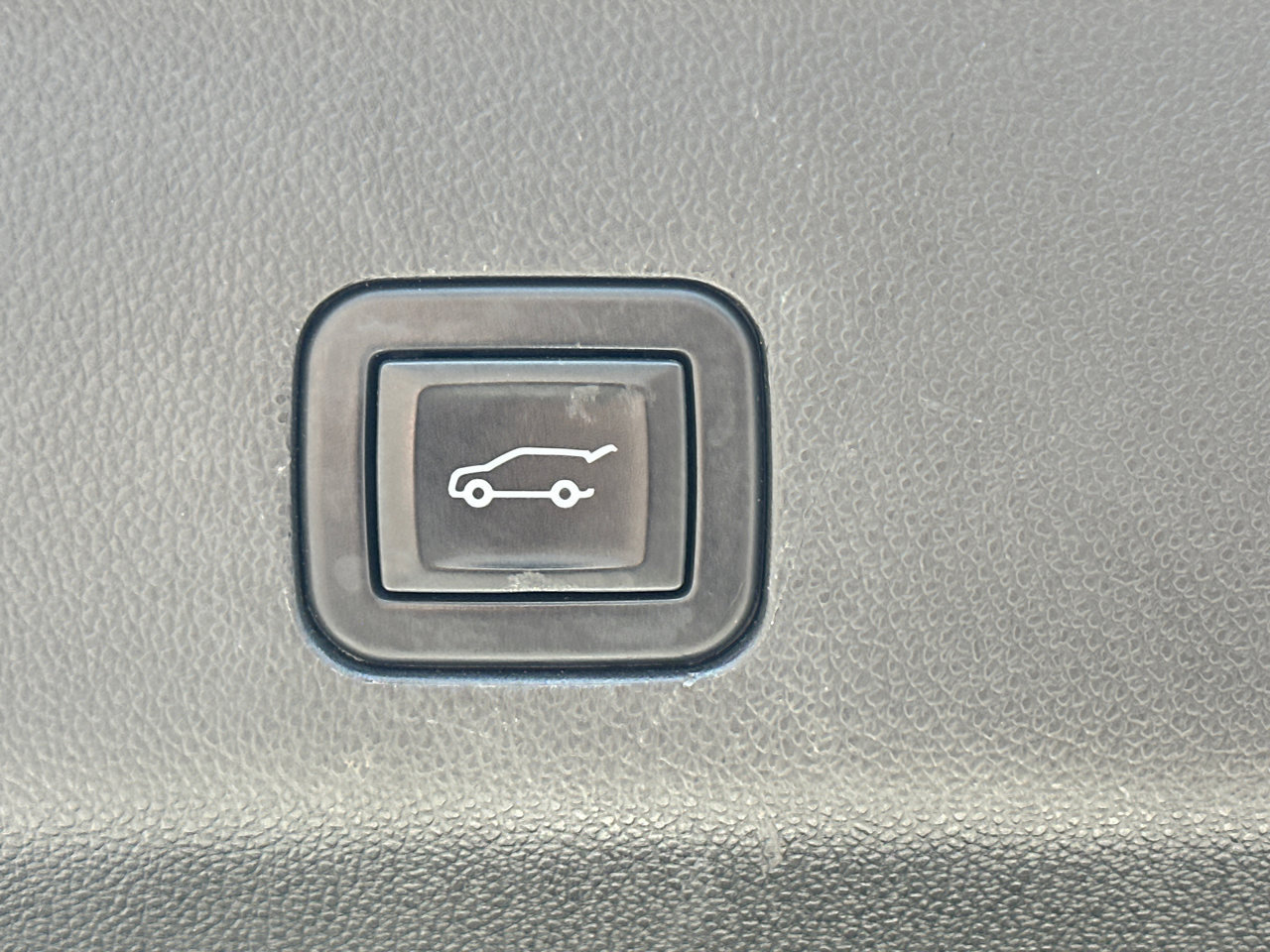 Used 2023 GMC Yukon XL Denali AWD/4WD image 19