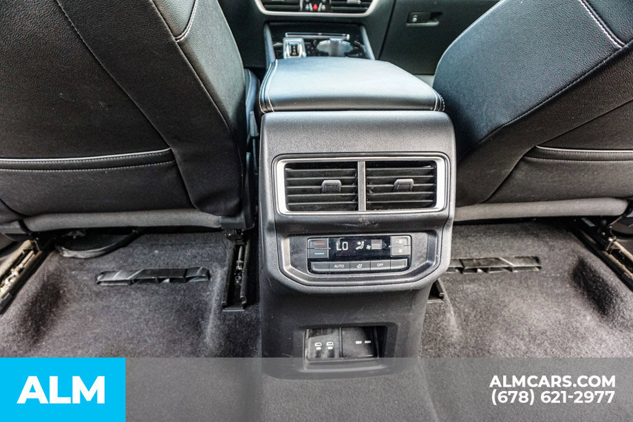 Used 2025 Volkswagen Atlas SE FWD image 32