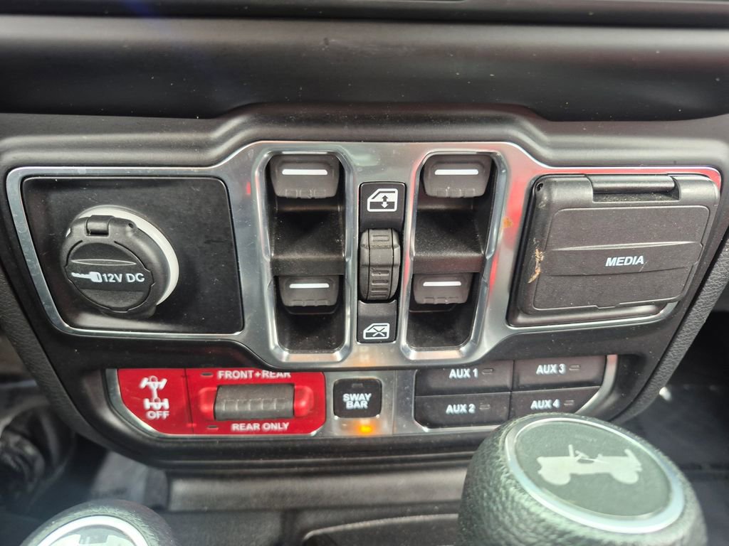 Used 2023 Jeep Wrangler Unlimited Rubicon 4xe w/ Cold Weather Group AWD/4WD image 23