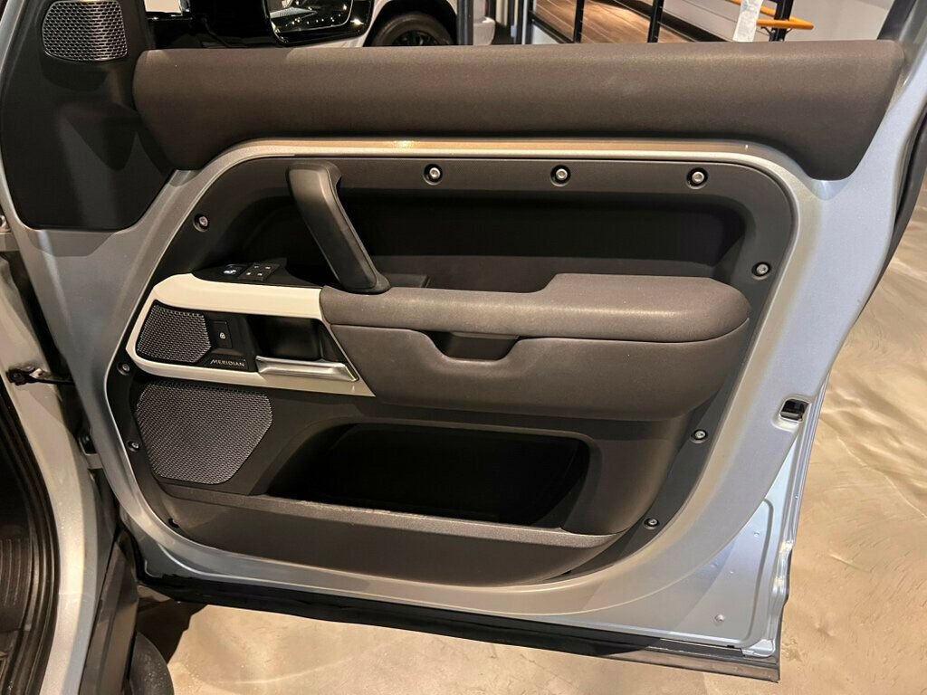 Used 2020 Land Rover Defender 110 First Edition AWD/4WD image 29