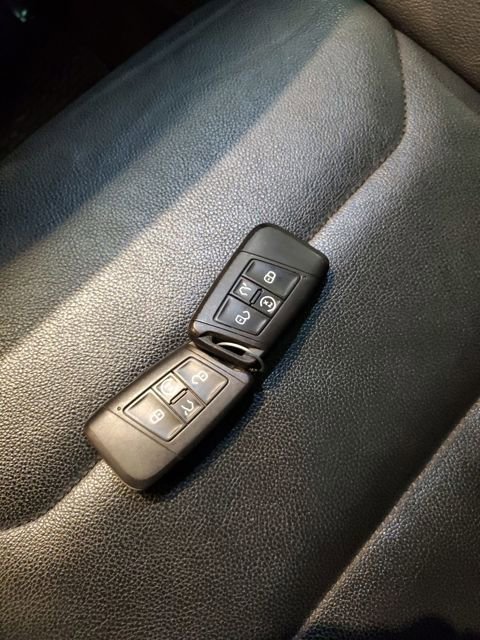 Used 2020 Volkswagen Tiguan SEL Premium R-Line w/ 3rd Row Seat Package image 30