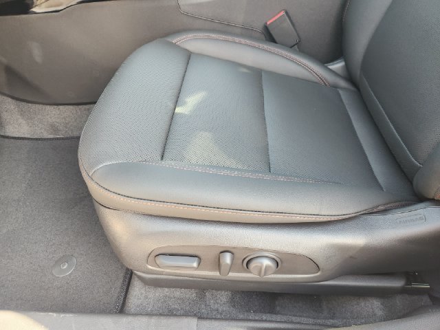 New 2026 Chevrolet Trax RS w/ Sunroof Package FWD image 25