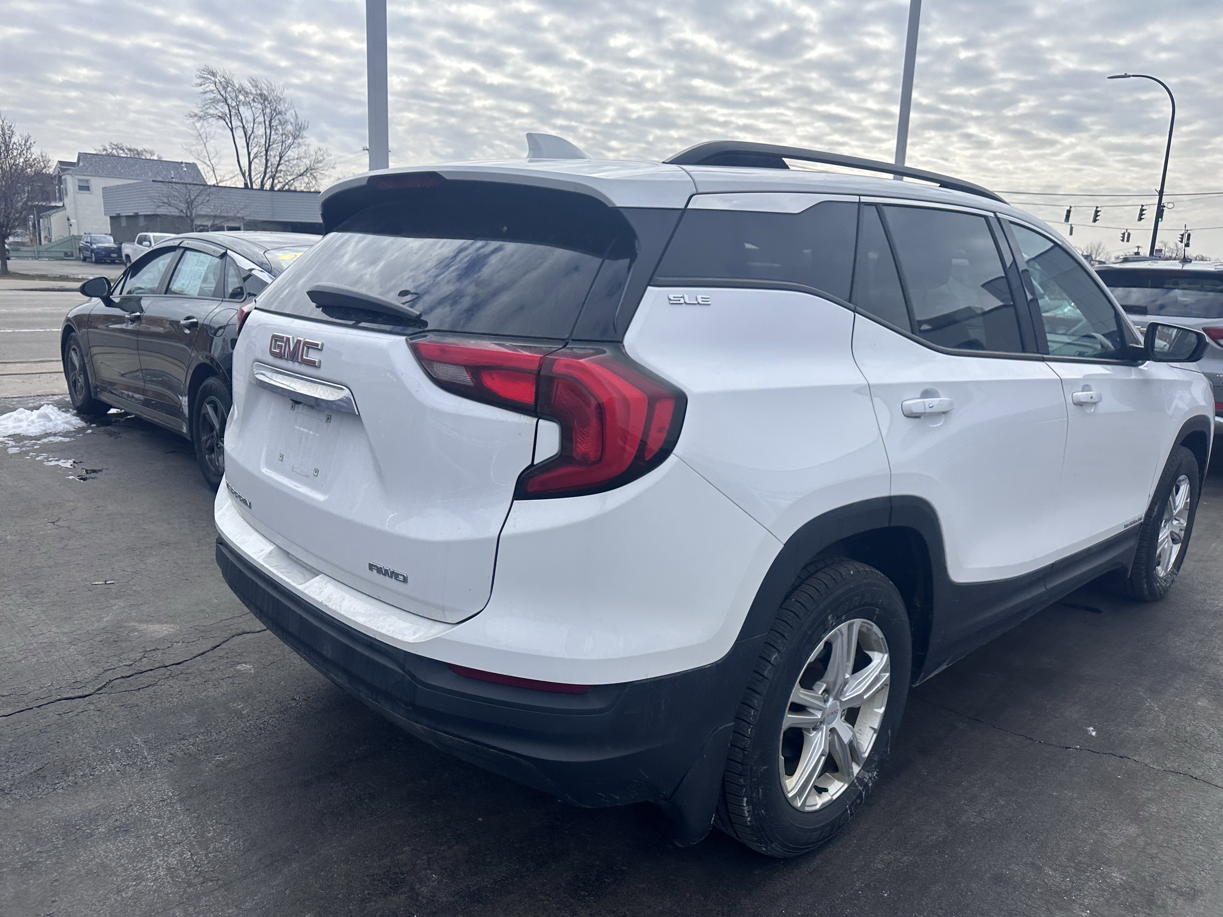 Used 2020 GMC Terrain SLE w/ Driver Convenience Package image 8