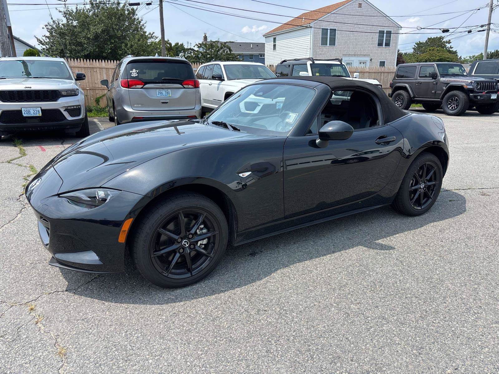 Used 2025 MAZDA MX-5 Miata Sport RWD image 7